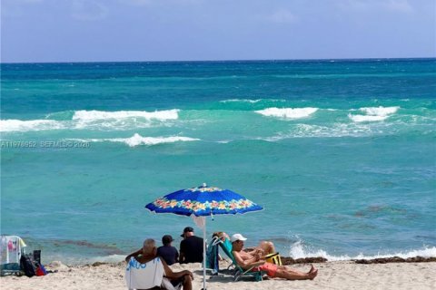 Copropriété à louer à Hollywood, Floride: 1 chambre, 78.69 m2 № 2046315 - photo 26