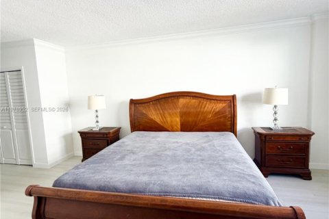 Copropriété à louer à Hollywood, Floride: 1 chambre, 78.69 m2 № 2046315 - photo 10