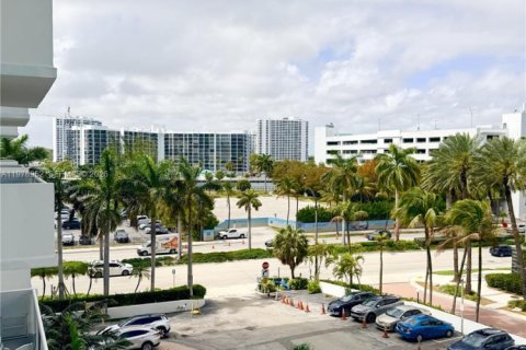 Copropriété à louer à Hollywood, Floride: 1 chambre, 78.69 m2 № 2046315 - photo 23