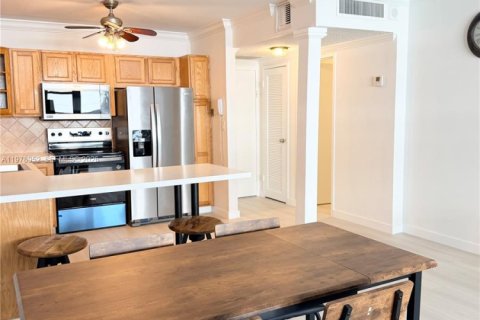 Condo à Hollywood, Floride, 1 chambre  № 2046315