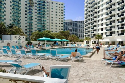 Copropriété à louer à Hollywood, Floride: 1 chambre, 78.69 m2 № 2046315 - photo 28