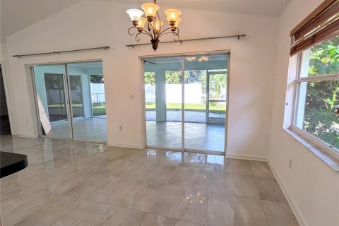 Villa ou maison à vendre à Sarasota, Floride: 3 chambres, 132.2 m2 № 2310757 - photo 14