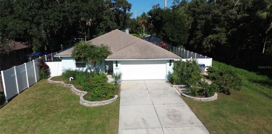 Villa ou maison à Sarasota, Floride 3 chambres, 132.2 m2 № 2310757