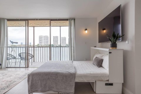 Condo in Sunny Isles Beach, Florida, 1 bedroom № 1986189 - photo 20