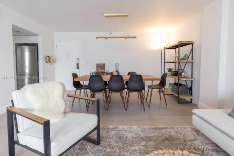 Condo in Sunny Isles Beach, Florida, 1 bedroom № 1986189 - photo 15