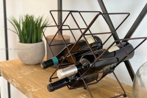 Condo in Sunny Isles Beach, Florida, 1 bedroom № 1986189 - photo 22