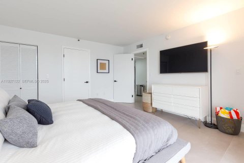 Condo in Sunny Isles Beach, Florida, 1 bedroom № 1986189 - photo 8