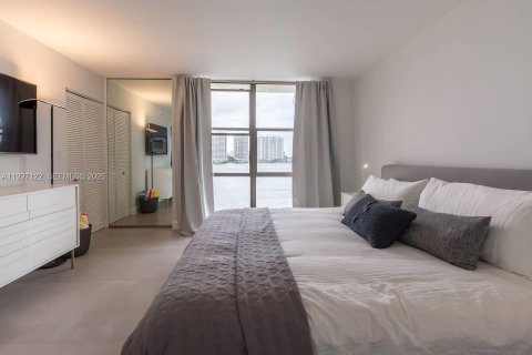 Condo in Sunny Isles Beach, Florida, 1 bedroom № 1986189 - photo 7