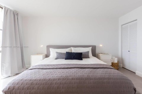 Condo in Sunny Isles Beach, Florida, 1 bedroom № 1986189 - photo 10