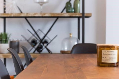 Condo in Sunny Isles Beach, Florida, 1 bedroom № 1986189 - photo 18