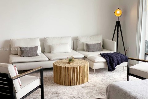 Condo in Sunny Isles Beach, Florida, 1 bedroom № 1986189 - photo 14