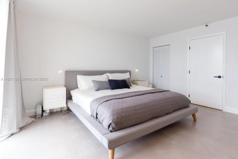 Condo in Sunny Isles Beach, Florida, 1 bedroom № 1986189 - photo 11