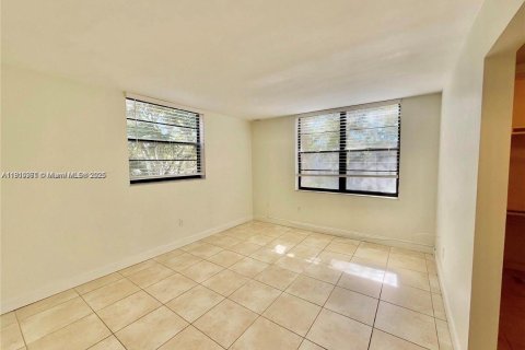 Copropriété à vendre à Miami, Floride: 2 chambres, 86.96 m2 № 1966571 - photo 12