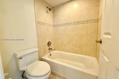 Copropriété à vendre à Miami, Floride: 2 chambres, 86.96 m2 № 1966571 - photo 9