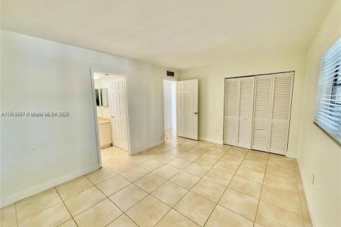 Copropriété à vendre à Miami, Floride: 2 chambres, 86.96 m2 № 1966571 - photo 11
