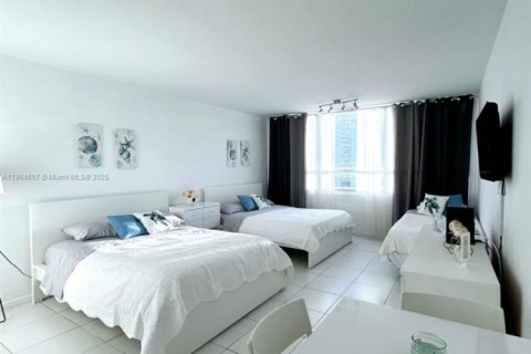 Condo in Miami Beach, Florida  № 2081913 - photo 4