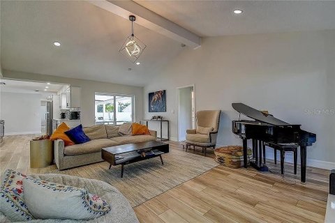 House in Sarasota, Florida 4 bedrooms, 243.4 sq.m. № 2224658 - photo 4