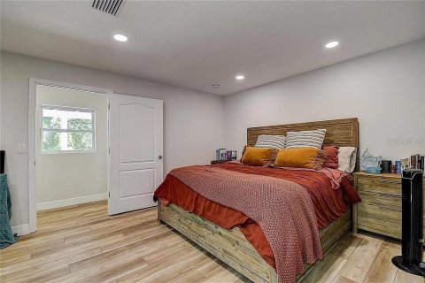 House in Sarasota, Florida 4 bedrooms, 243.4 sq.m. № 2224658 - photo 11