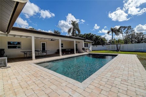 House in Sarasota, Florida 4 bedrooms, 243.4 sq.m. № 2224658 - photo 24