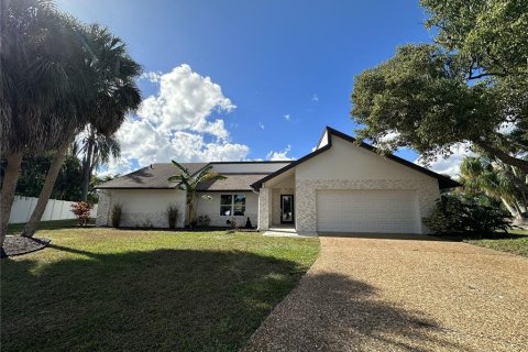 House in Sarasota, Florida 4 bedrooms, 243.4 sq.m. № 2224658 - photo 2