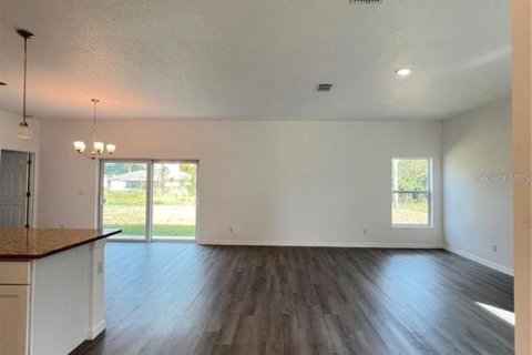 House in Palm Bay, Florida 4 bedrooms, 160.16 sq.m. № 1609619 - photo 11