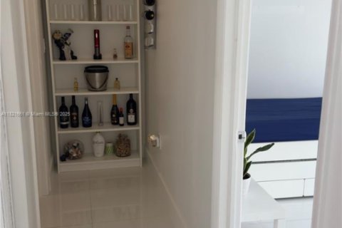 Купить виллу или дом в Майами, Флорида 4 спальни, 159.98м2, № 1783810 - фото 4