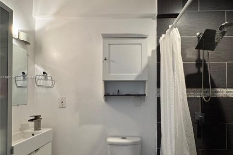 Купить виллу или дом в Майами, Флорида 4 спальни, 159.98м2, № 1783810 - фото 12