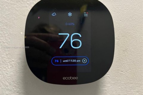 Condo in Hallandale Beach, Florida, 1 bedroom  № 1981560 - photo 19