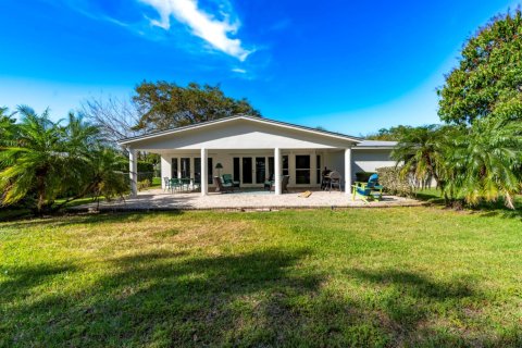 Villa ou maison à louer à Vero Beach, Floride: 3 chambres, 197.7 m2 № 1079621 - photo 1