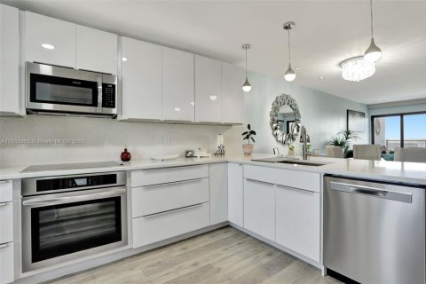 Купить кондоминиум в Помпано-Бич, Флорида 2 спальни, 93.09м2, № 1933464 - фото 7