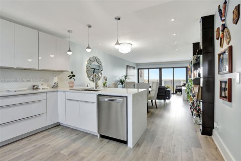 Купить кондоминиум в Помпано-Бич, Флорида 2 спальни, 93.09м2, № 1933464 - фото 6