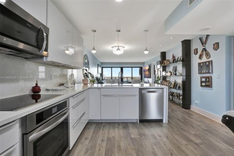 Купить кондоминиум в Помпано-Бич, Флорида 2 спальни, 93.09м2, № 1933464 - фото 5