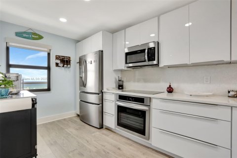 Купить кондоминиум в Помпано-Бич, Флорида 2 спальни, 93.09м2, № 1933464 - фото 8