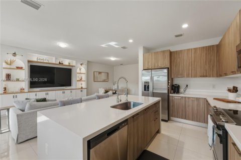 Touwnhouse à vendre à Miami, Floride: 3 chambres, 169.45 m2 № 1999026 - photo 7