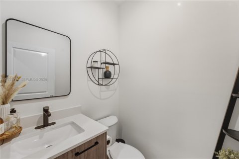 Touwnhouse à vendre à Miami, Floride: 3 chambres, 169.45 m2 № 1999026 - photo 18