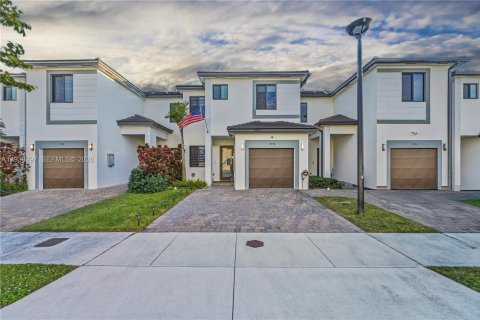 Touwnhouse à vendre à Miami, Floride: 3 chambres, 169.45 m2 № 1999026 - photo 9