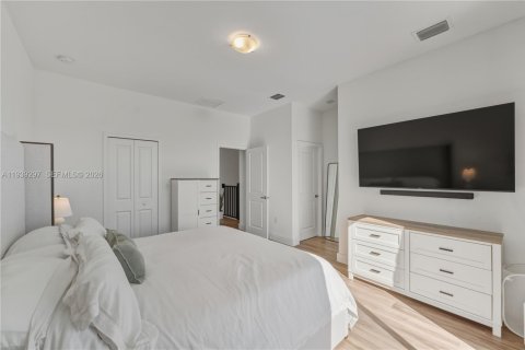 Touwnhouse à vendre à Miami, Floride: 3 chambres, 169.45 m2 № 1999026 - photo 15