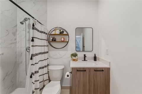 Touwnhouse à vendre à Miami, Floride: 3 chambres, 169.45 m2 № 1999026 - photo 21