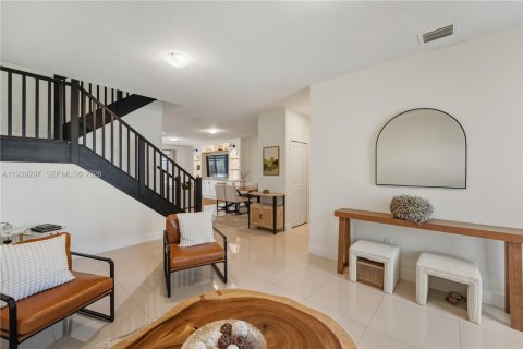 Touwnhouse à vendre à Miami, Floride: 3 chambres, 169.45 m2 № 1999026 - photo 24