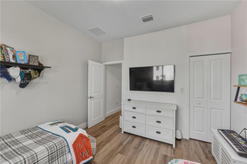 Touwnhouse à vendre à Miami, Floride: 3 chambres, 169.45 m2 № 1999026 - photo 23