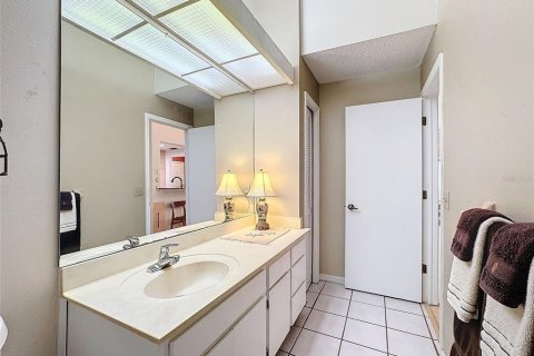 House in Clearwater, Florida 2 bedrooms, 114.73 sq.m. № 1537443 - photo 30