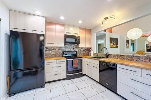 House in Clearwater, Florida 2 bedrooms, 114.73 sq.m. № 1537443 - photo 19