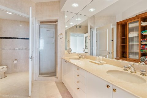 Condo in Key Biscayne, Florida, 4 bedrooms  № 1725834 - photo 5