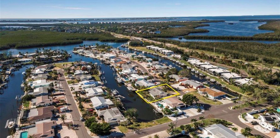Casa en Bradenton, Florida 3 dormitorios, 164.25 m2 № 1561240
