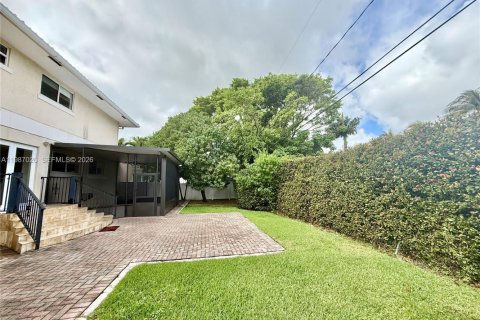 Снять в аренду виллу или дом в Санни-Айлс-Бич, Флорида 5 спален, 248.51м2, № 2049157 - фото 21