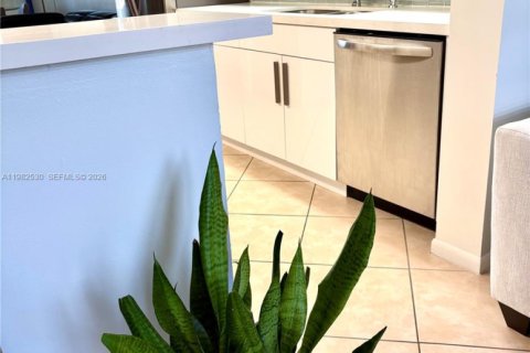 Copropriété à vendre à Pembroke Pines, Floride: 2 chambres, 125.6 m2 № 2050194 - photo 10