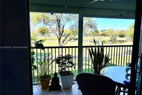 Copropriété à vendre à Pembroke Pines, Floride: 2 chambres, 125.6 m2 № 2050194 - photo 15