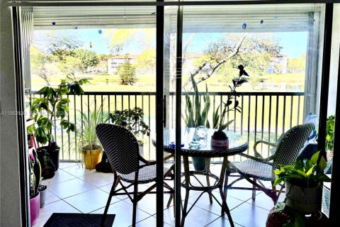 Copropriété à vendre à Pembroke Pines, Floride: 2 chambres, 125.6 m2 № 2050194 - photo 14