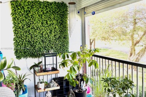 Copropriété à vendre à Pembroke Pines, Floride: 2 chambres, 125.6 m2 № 2050194 - photo 16