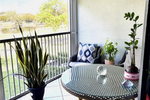 Copropriété à vendre à Pembroke Pines, Floride: 2 chambres, 125.6 m2 № 2050194 - photo 17